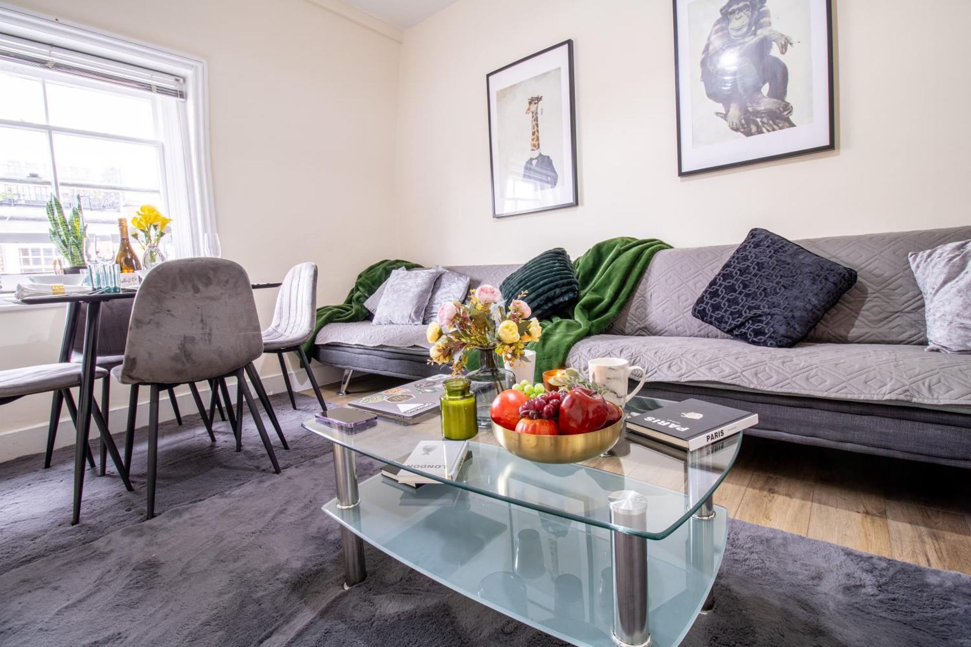 Cosy 2-Bedroom Apartment In Mayfair 8Cb - 4Th Floor No Elevator Лондон Екстериор снимка