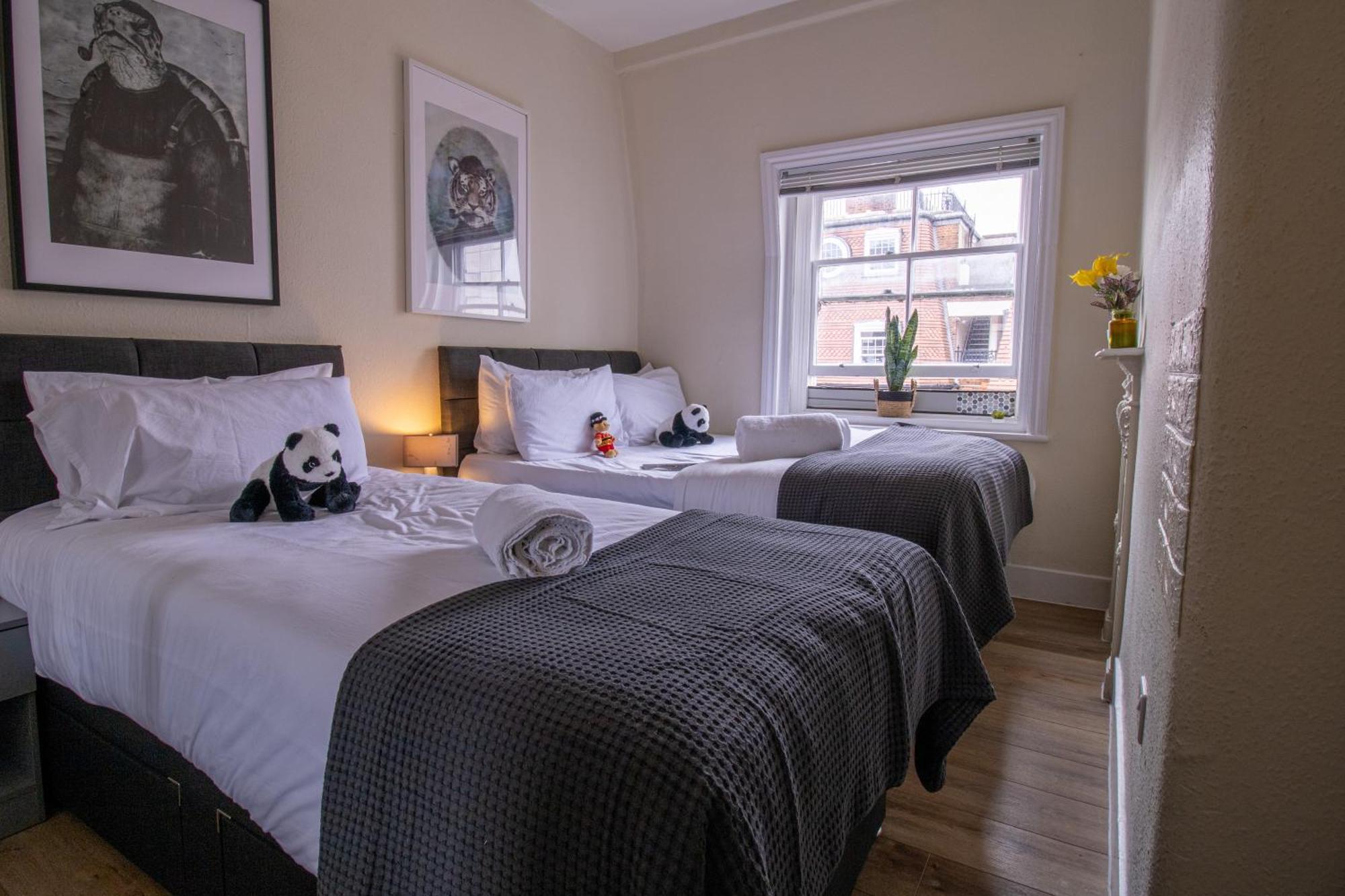 Cosy 2-Bedroom Apartment In Mayfair 8Cb - 4Th Floor No Elevator Лондон Екстериор снимка