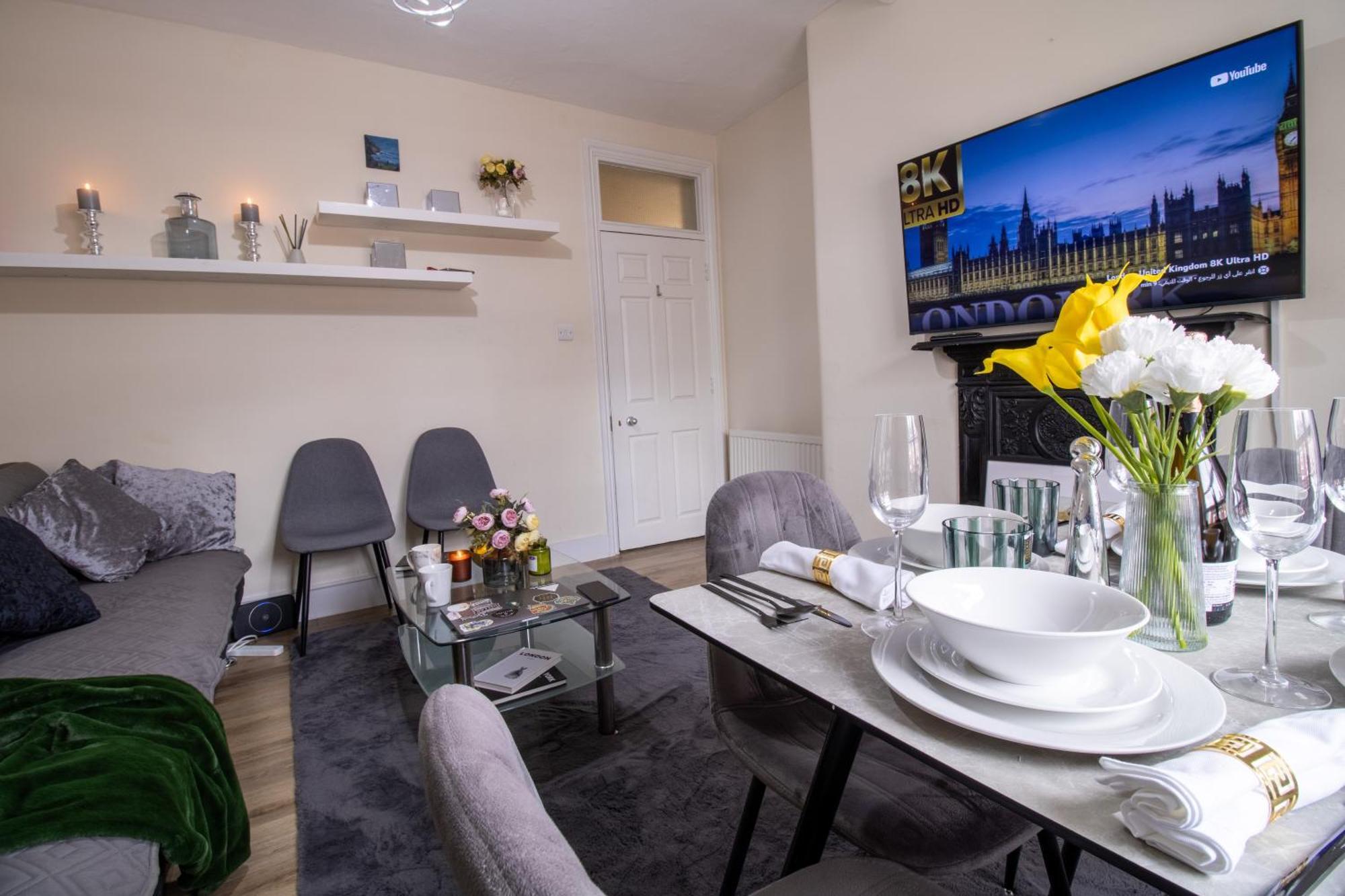 Cosy 2-Bedroom Apartment In Mayfair 8Cb - 4Th Floor No Elevator Лондон Екстериор снимка