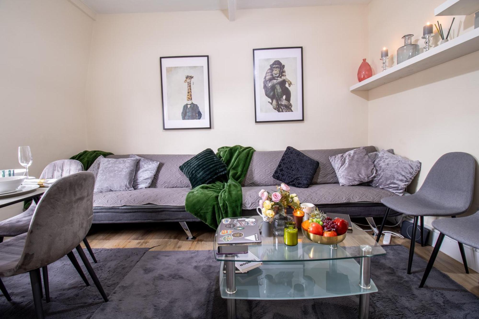 Cosy 2-Bedroom Apartment In Mayfair 8Cb - 4Th Floor No Elevator Лондон Екстериор снимка