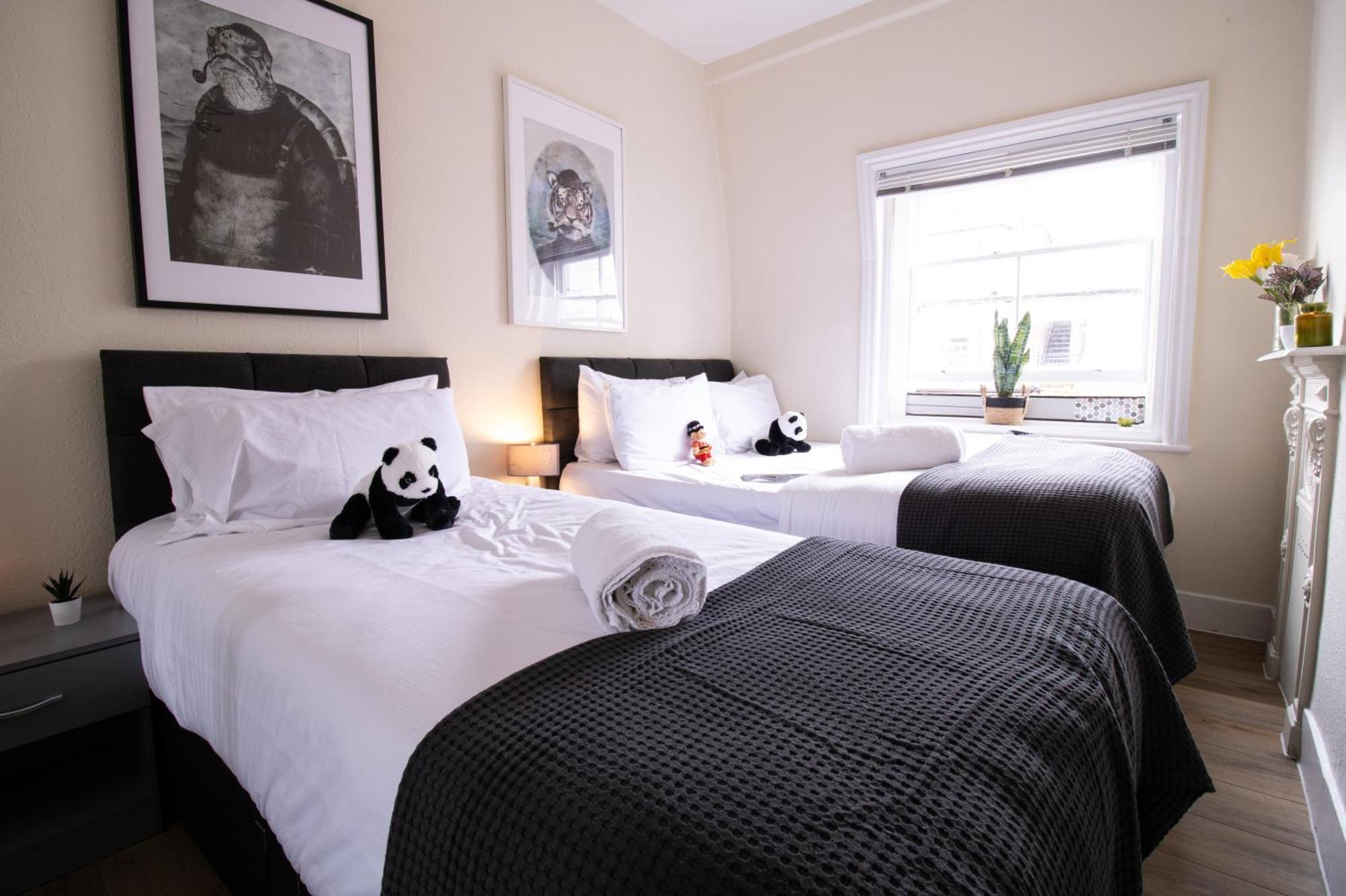 Cosy 2-Bedroom Apartment In Mayfair 8Cb - 4Th Floor No Elevator Лондон Екстериор снимка