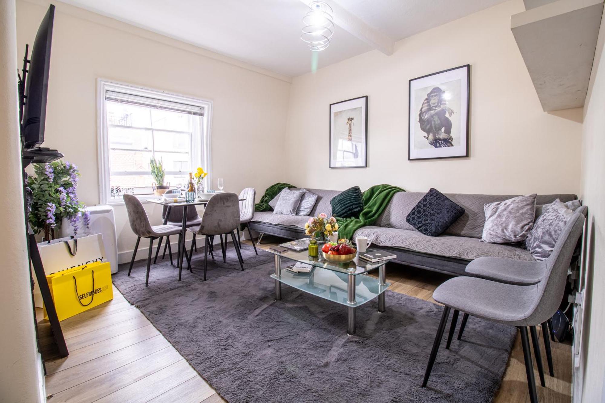 Cosy 2-Bedroom Apartment In Mayfair 8Cb - 4Th Floor No Elevator Лондон Екстериор снимка